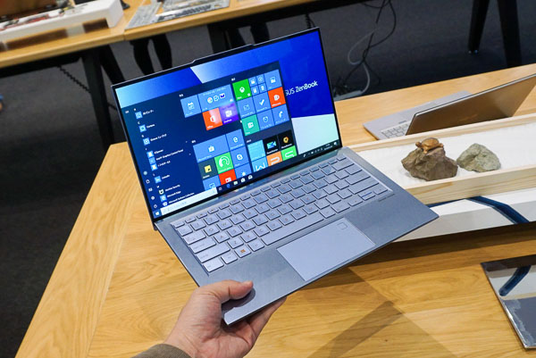 ASUS ZenBook S13 UX392FNの実機レビュー - the比較
