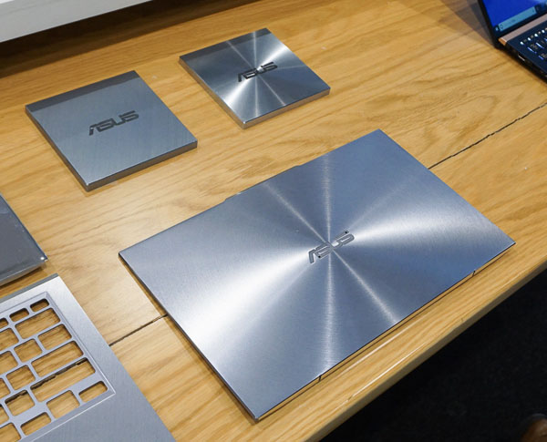 ASUS ZenBook S13 UX392FNの実機レビュー - the比較