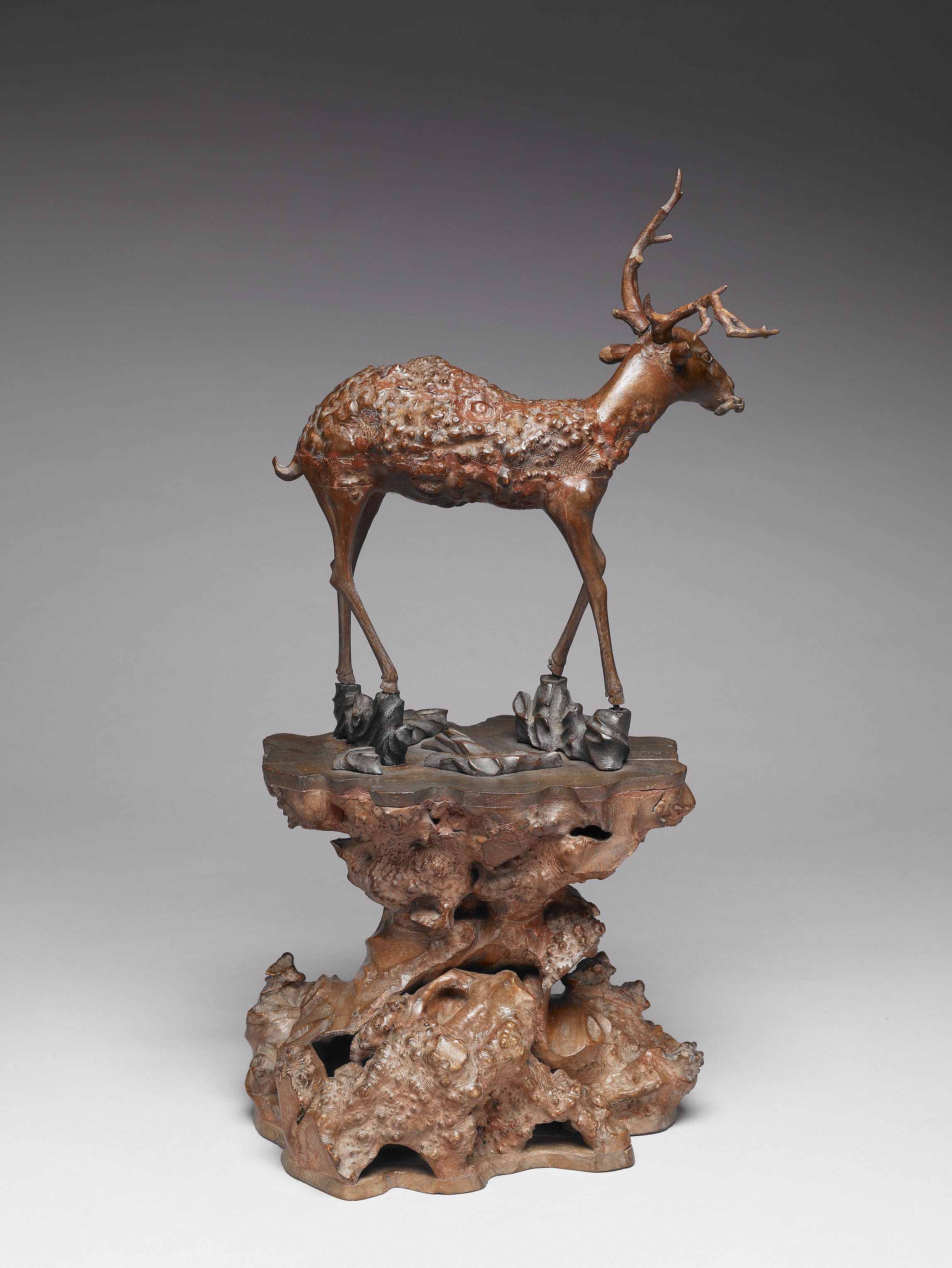 国立故宮博物院 3D文物鑑賞-3D文物-清 18世紀 木根彫鹿銜霊芝