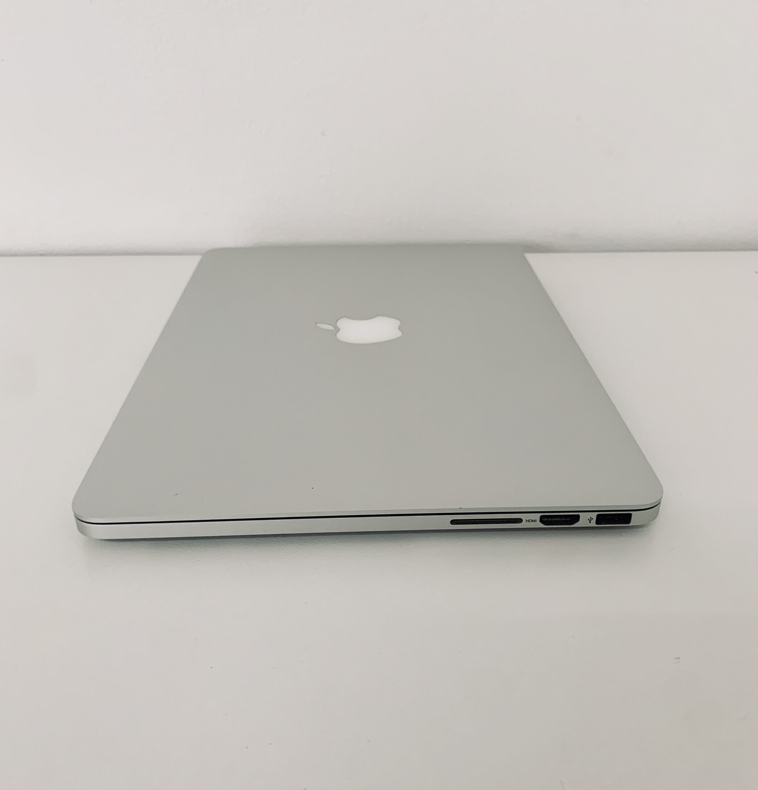 Apple MacBook Pro 13″ Retina | 2.4GHz i5| 4GB DDR3 RAM | 128GB