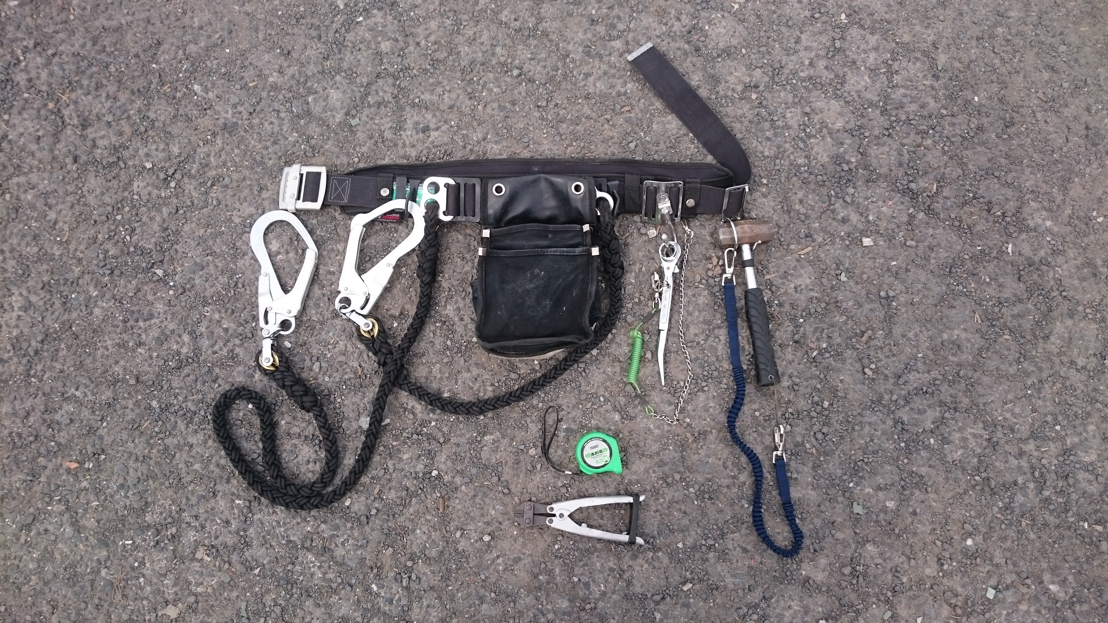 安全帯【知って得する！鳶用語辞典！】 | 鳶人 TOBIJIN | 足場会社