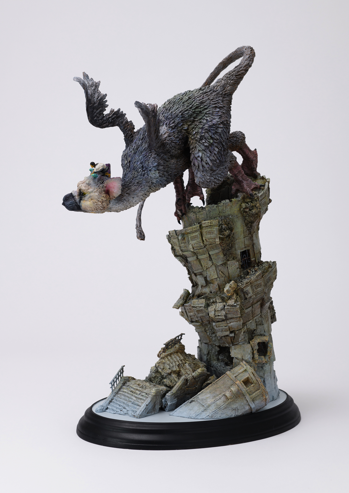 TORCH TORCH + genDESIGN + 植田明志 人喰いの大鷲トリコ アートスタチュー