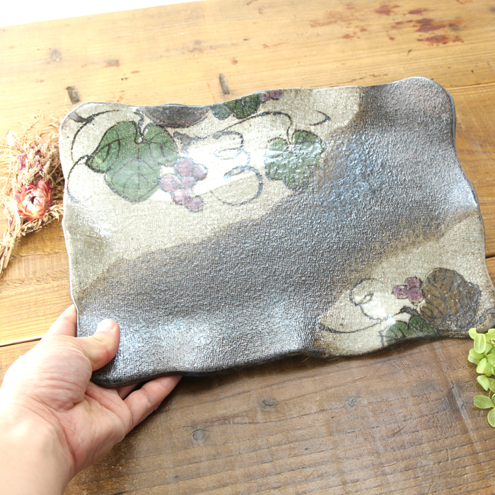 ぶどう模様の器 | 益子焼窯元よこやま