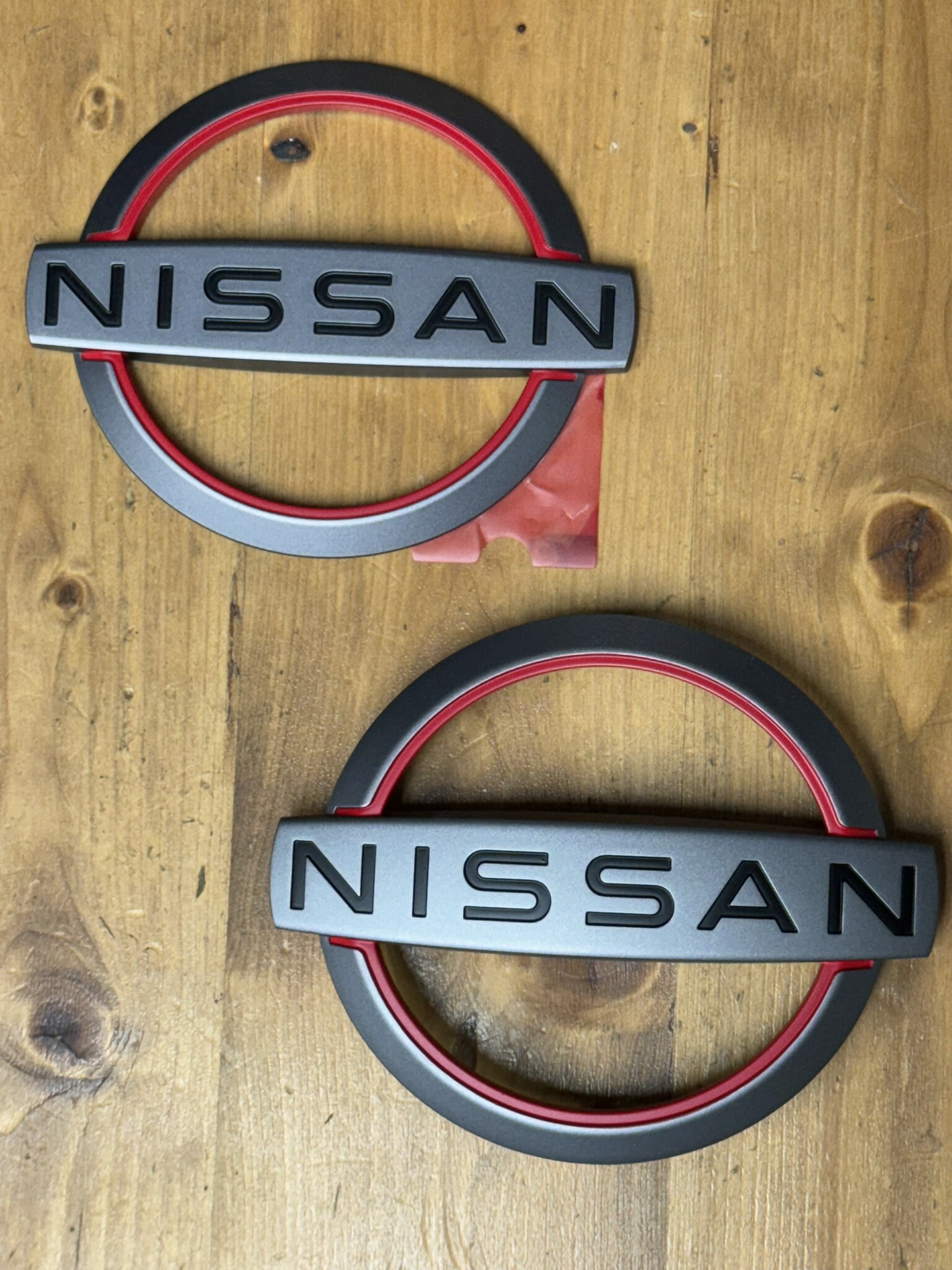 楽天市場】日産 現行キャラバン 純正エンブレム前後セット NISMO仕様