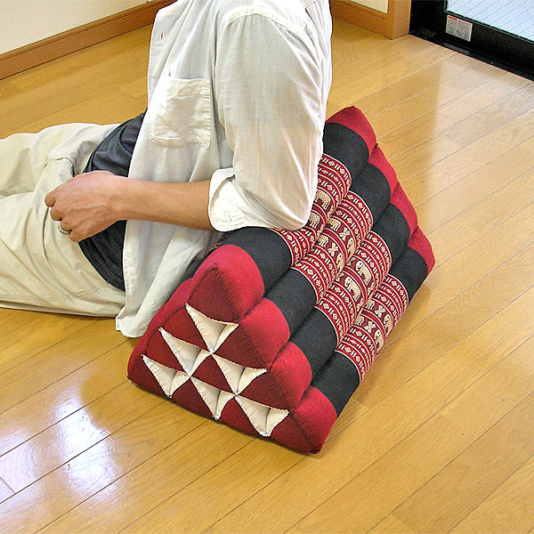 楽天市場】タイ 三角 枕 マット無し 腰掛 クッション 象 レッド