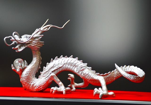 楽天市場】五本爪 銀龍 龍 置物(家内安全・家庭運)5本指 皇帝龍 銅製