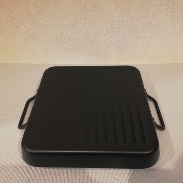 楽天市場】【取寄品】 IHでもガスでも使える鉄製角型プレート 25×25cm