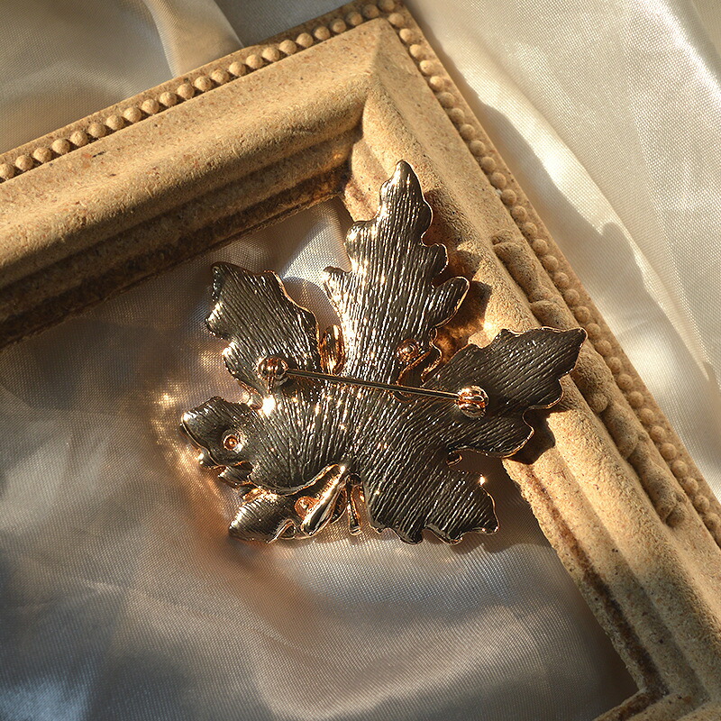 楽天市場】七宝焼き もみじ 紅葉 ブローチ : Aquarius