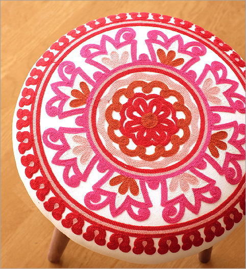 楽天市場】スツール かわいい おしゃれ 刺繍 高さ40cm 低め 木製