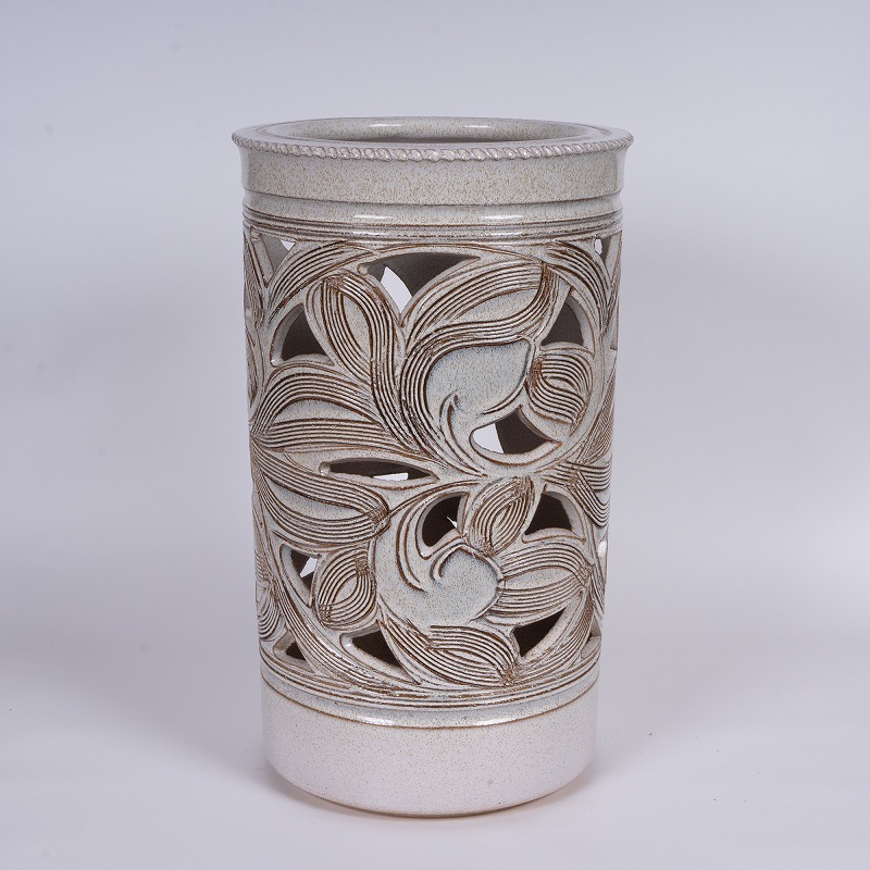 楽天市場】【10%OFF】傘立て 陶器 信楽焼 切立唐草透し彫(かすみ釉) 傘