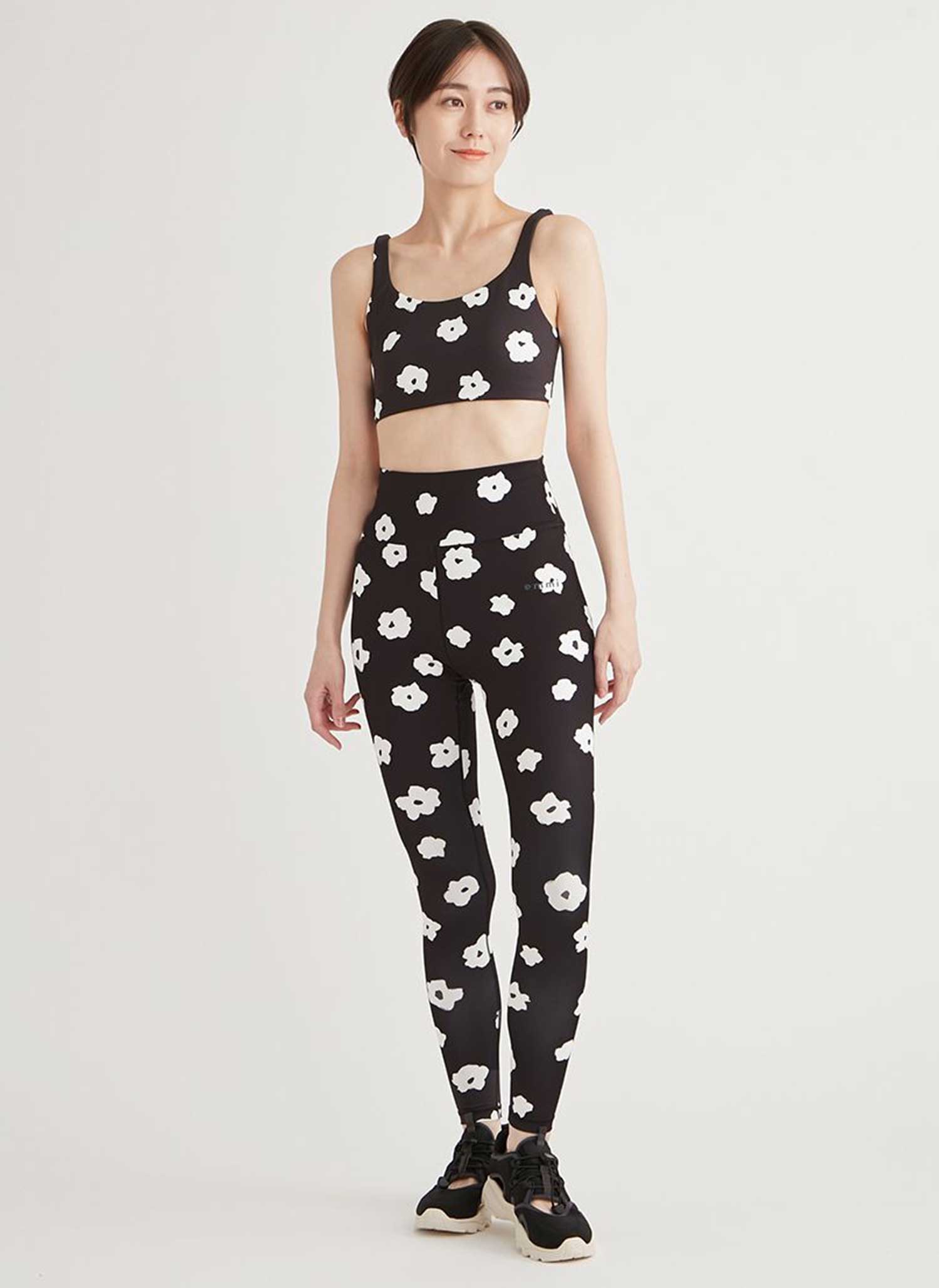 楽天市場】＼エントリーでP5倍／エミ ヨガウェア emmi WELLNESS