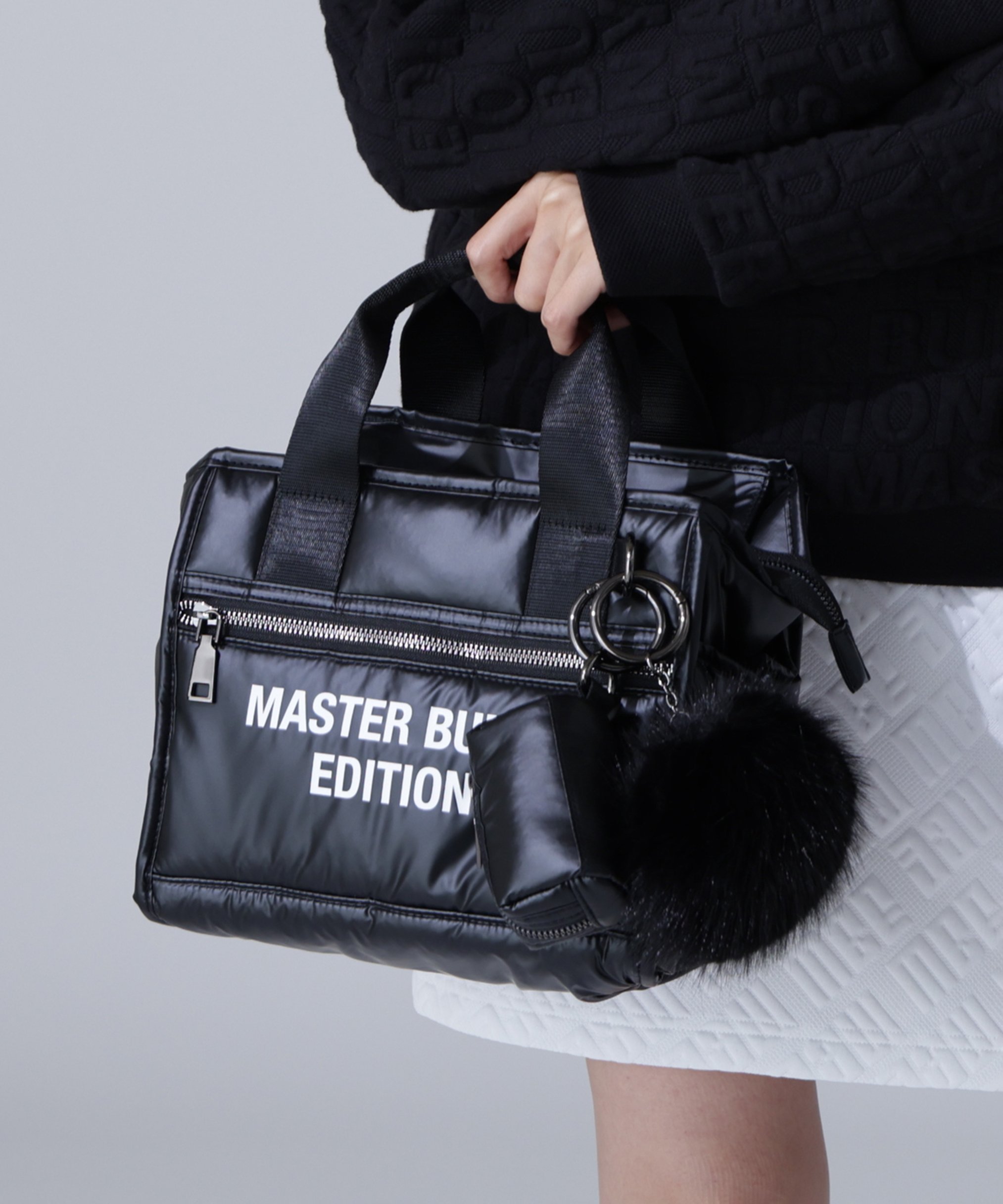 MASTER BUNNY EDITION｜ファーポンチャーム付き合繊カートバッグ