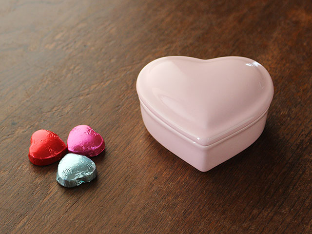 楽天市場】【アウトレット】ピンクハート 蓋つきカップ（幅7.5cm