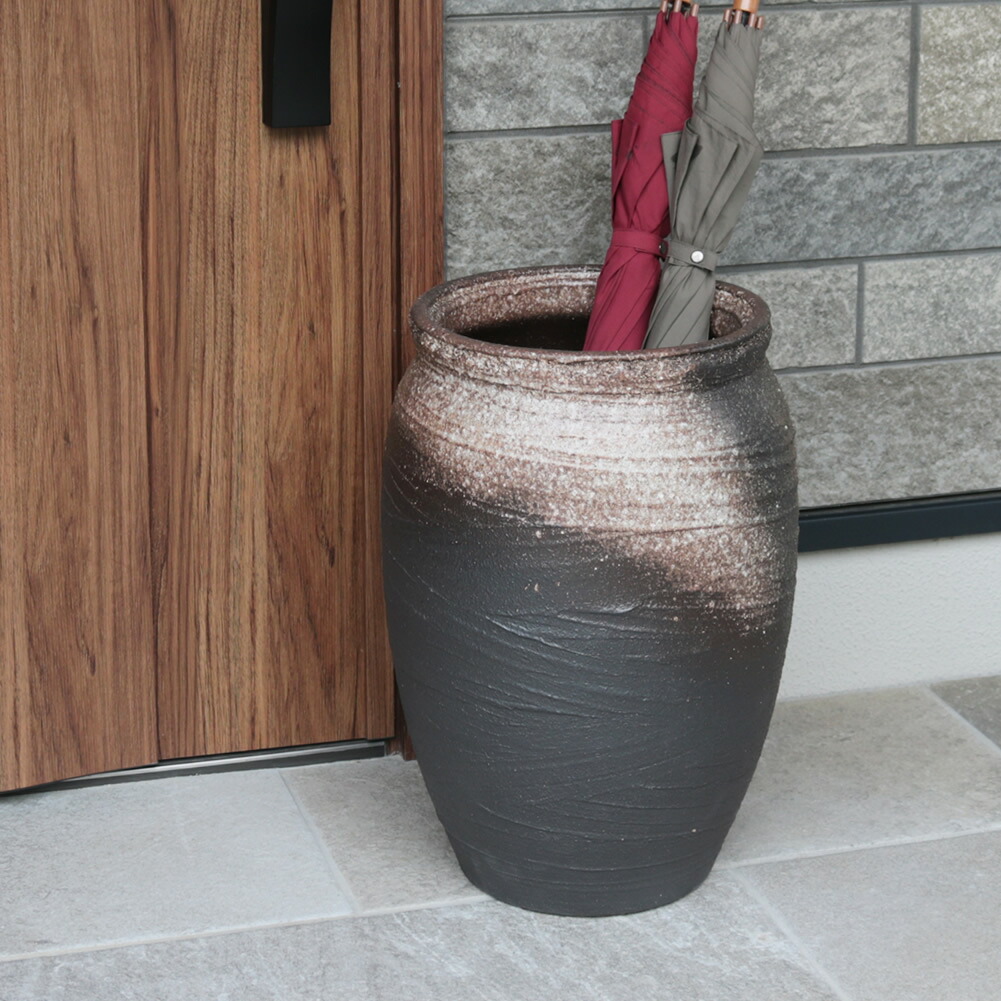 田舎のアジュマ お値引きしました⤵信楽焼 傘立て 黒口広 高さ38cm