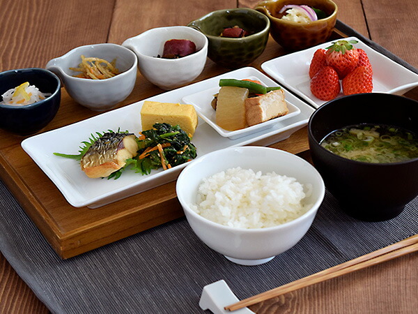 楽天市場】【最大2000円クーポン3/4 20:00〜3/11 1:59】長角皿 EAST