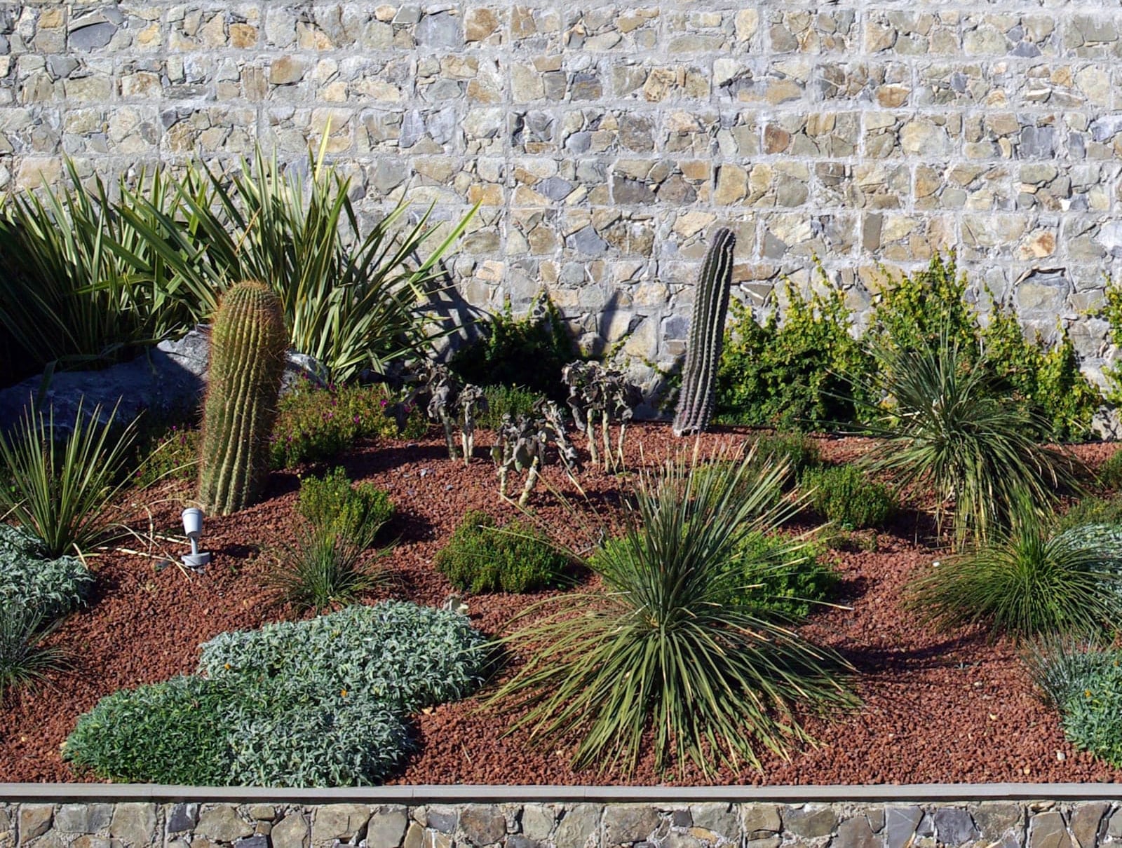 楽天市場】ガーデニング 溶岩 砂利 庭 溶岩石 赤 伊豆赤溶岩 スコリア