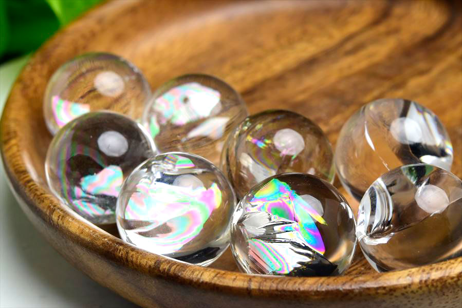 楽天市場】虹入り レインボー 水晶 丸玉 置物 ミニサイズ □種類お任せ