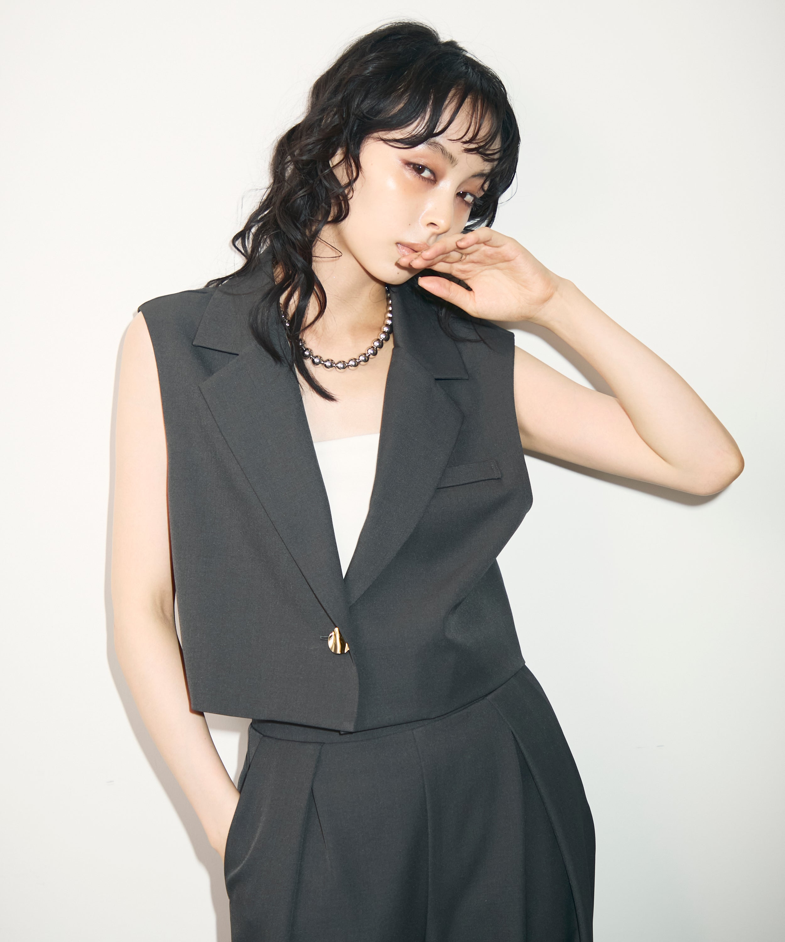 ショートジレ+タックパンツセットアップ | Trish