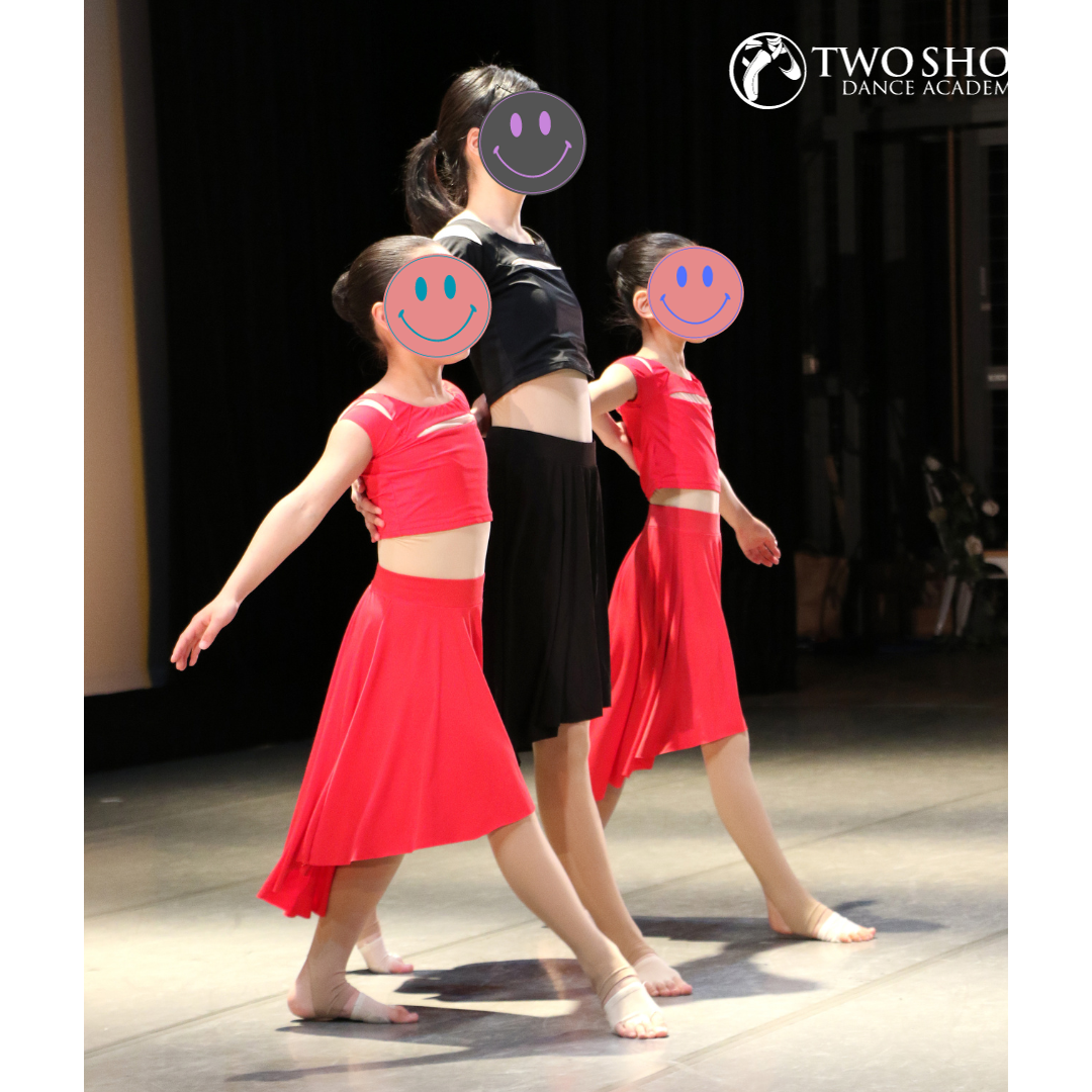 15ー2〛スカート フレア 前上がり （レッド）｜Two Shoes Dance