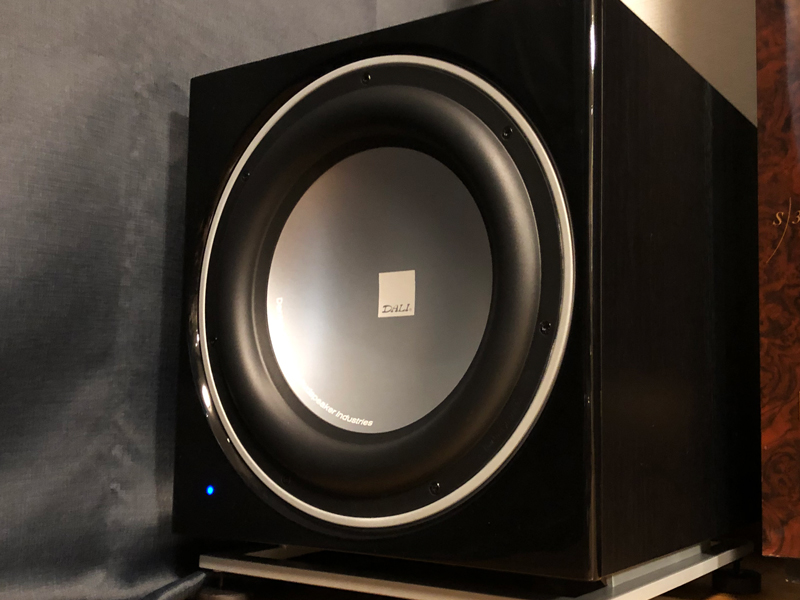 サブウーファー、DALI SUB E12Fを使った映画鑑賞 | ホームシアターと