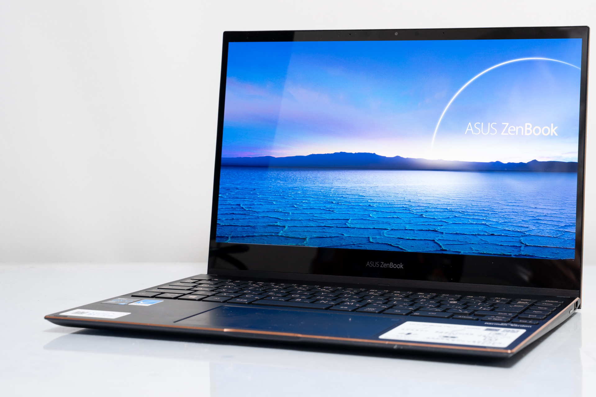 ASUS ZenBook Flip S UX371 レビュー 高級感あふれる13.3型2-in-1