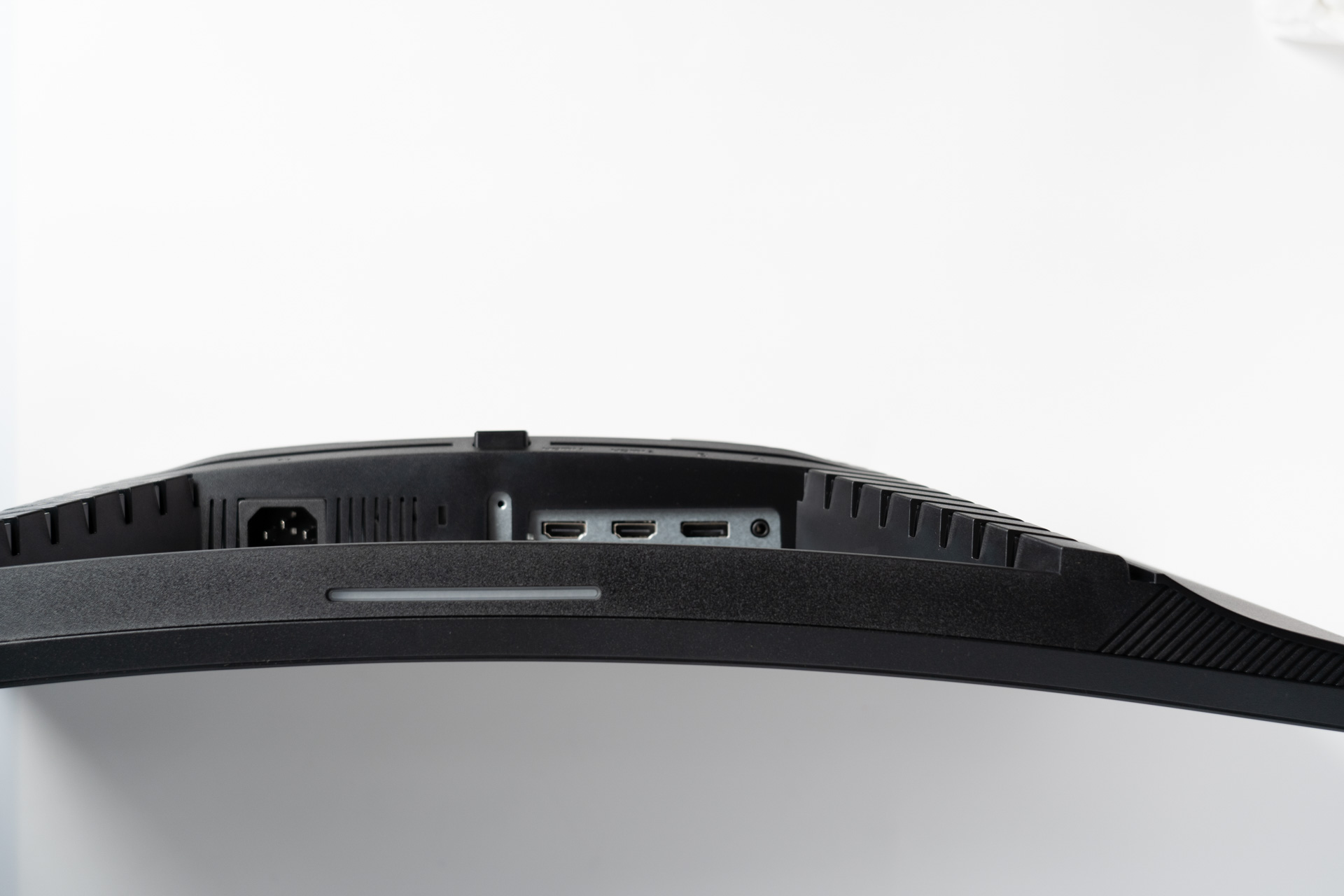 DELL S2722DGMレビュー 165Hzのリフレッシュレートを持つWQHD解像度の