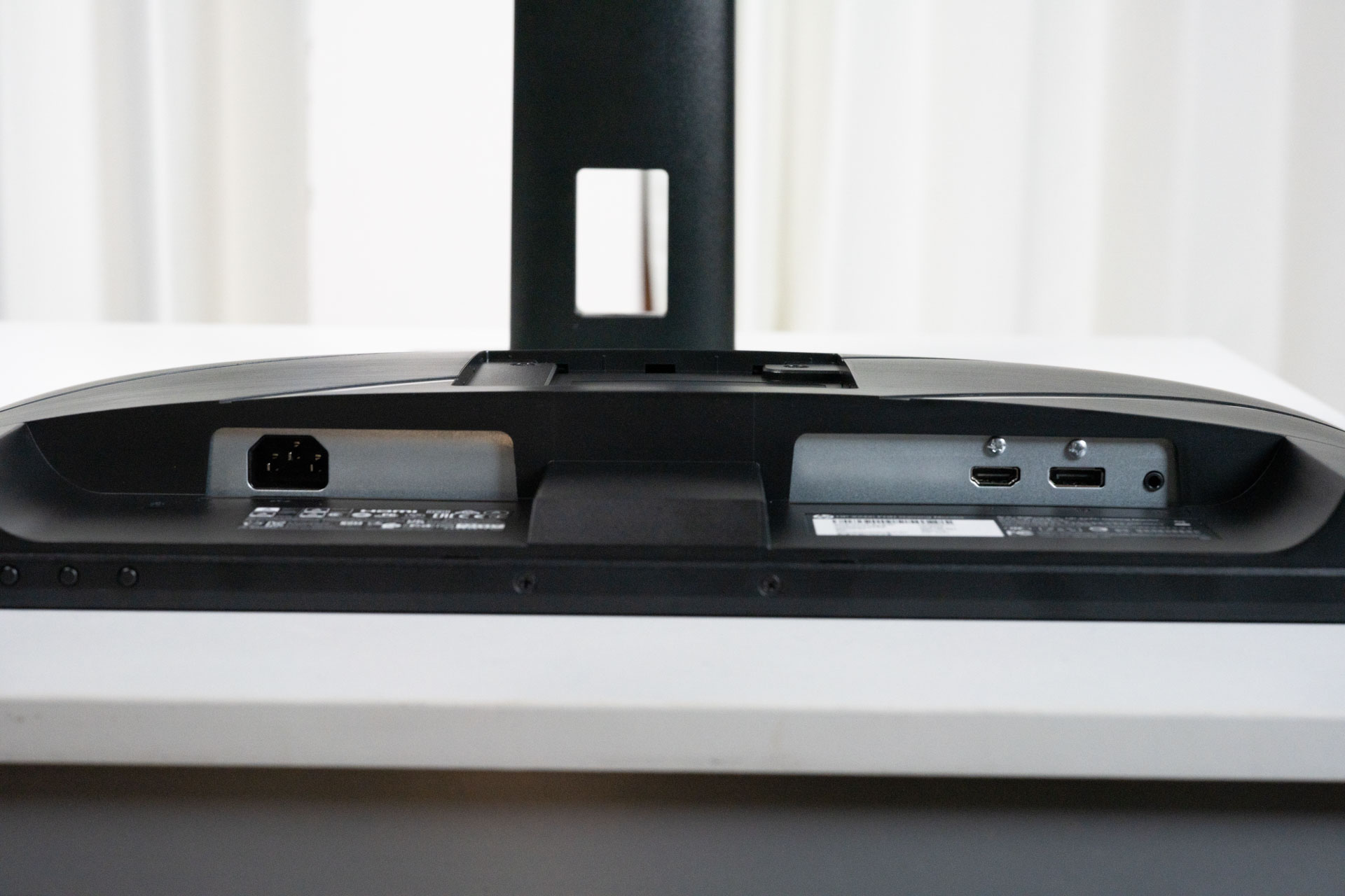 HP X24ih Gaming Monitor レビューHP製品と相性抜群の144Hzゲーミング