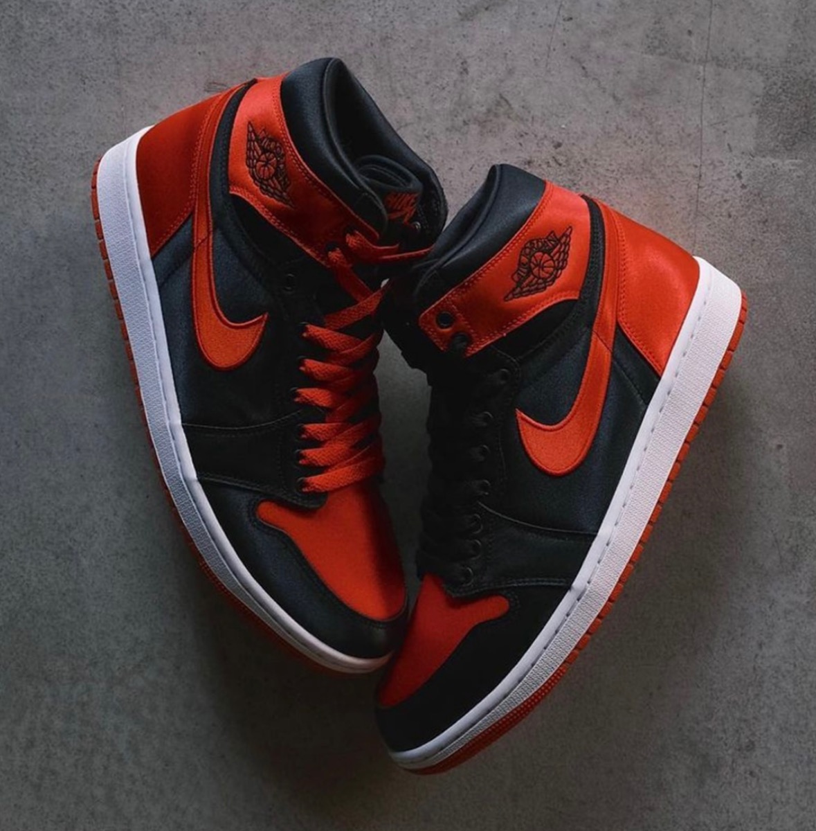 Nike Wmns Air Jordan 1 Retro High OG “Satin Bred”が国内1月4日に