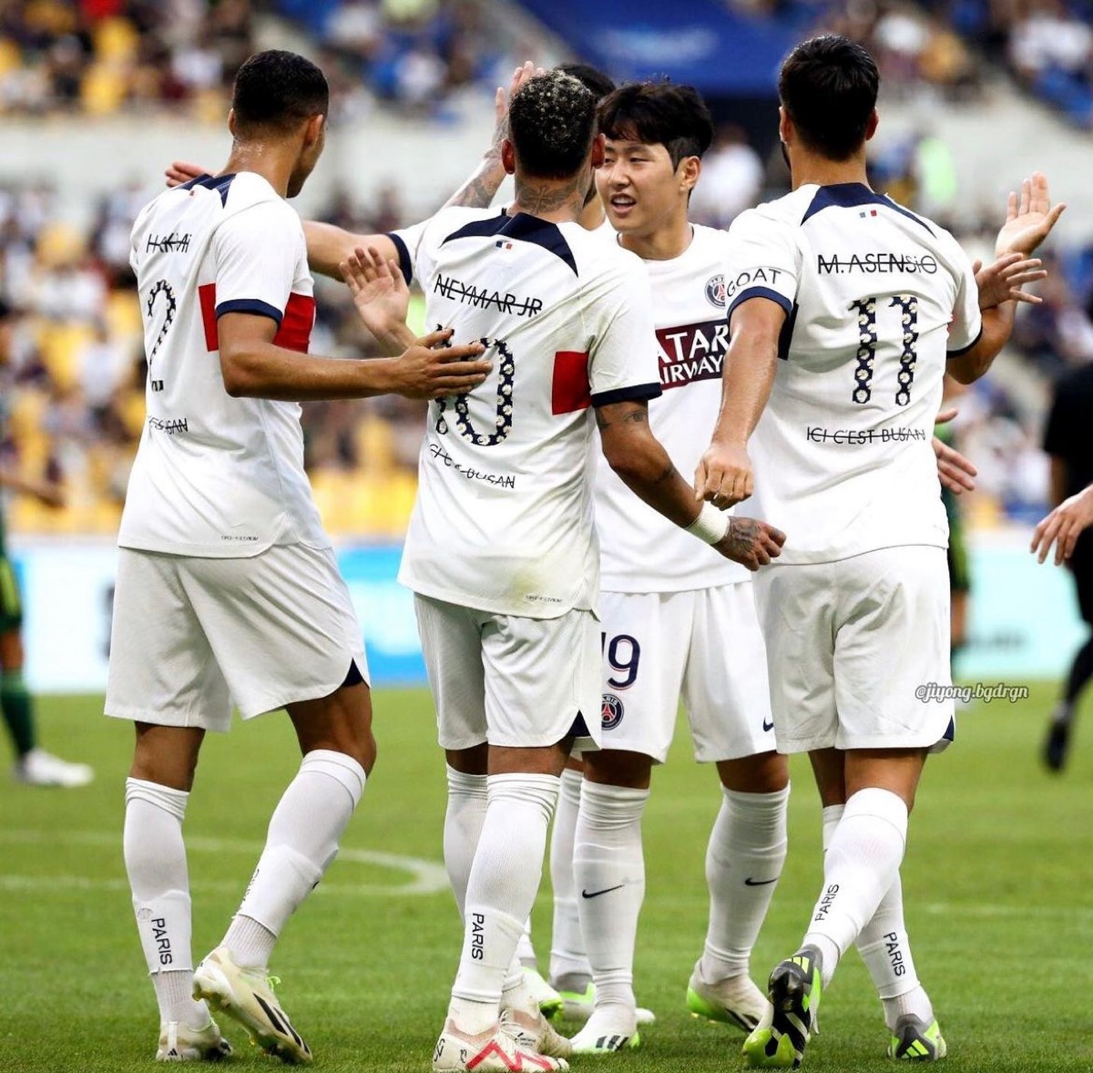 G-DRAGONが PSG × PEACEMINUSONE によるコラボユニフォームを制作