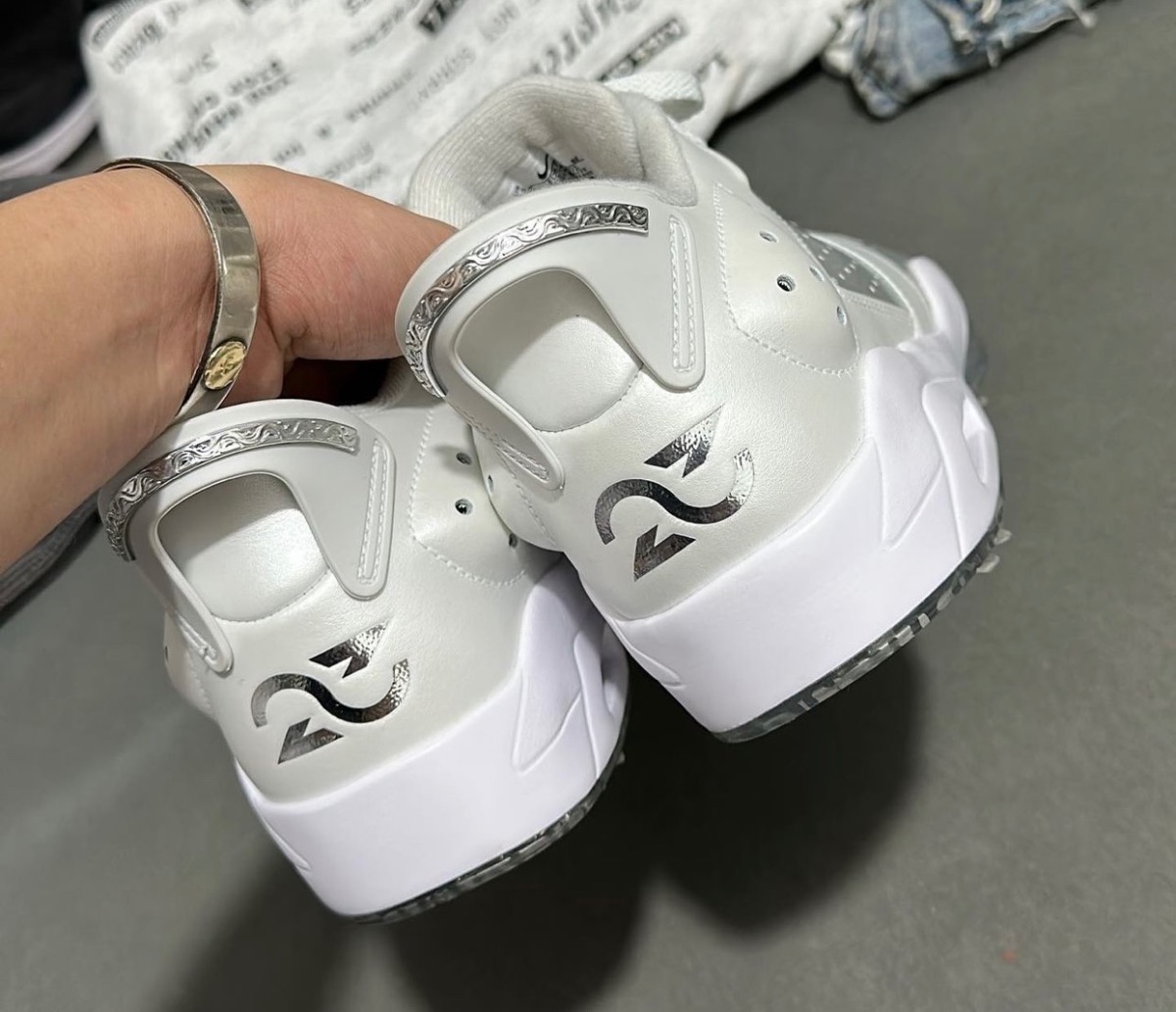 Nike Air Jordan 6 Low Golf NRG “Gift Giving”が国内11月17日より発売