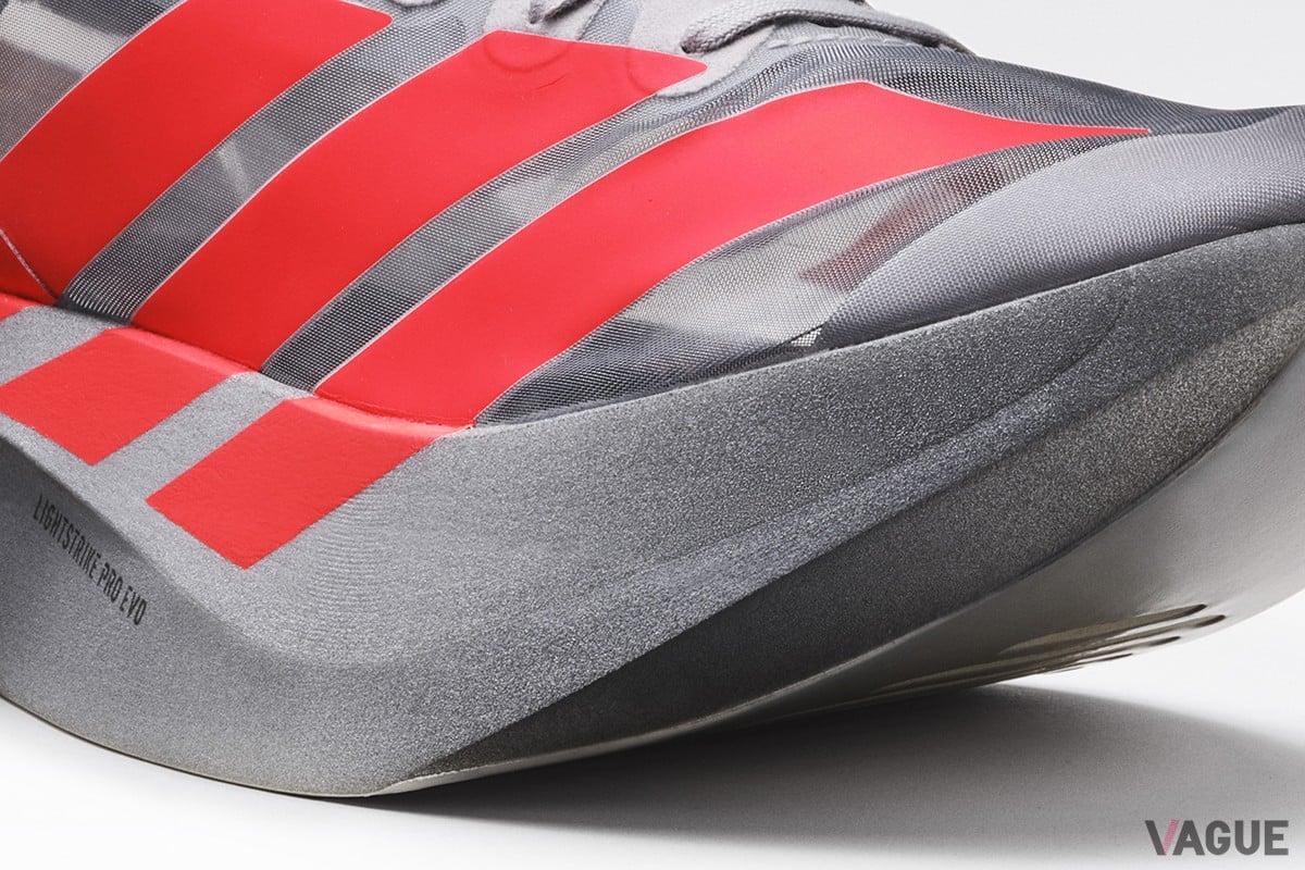 クッション性・反発性・グリップ力がハイレベル！「アディゼロ」から