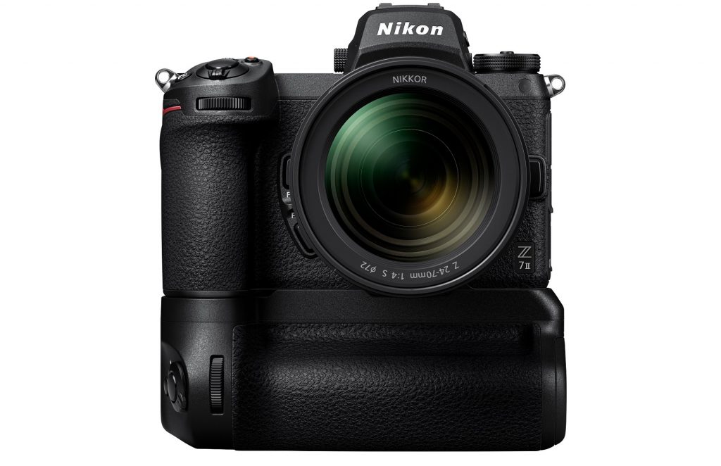 ニコン、ダブルスロット搭載で進化したフルサイズミラーレスカメラ