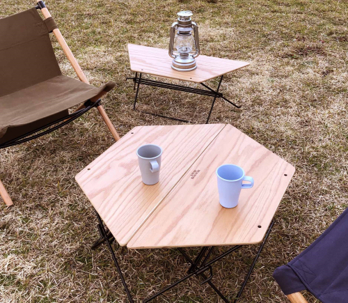 レイアウト自由自在！ ハングアウトの連結式テーブルセットが画期的