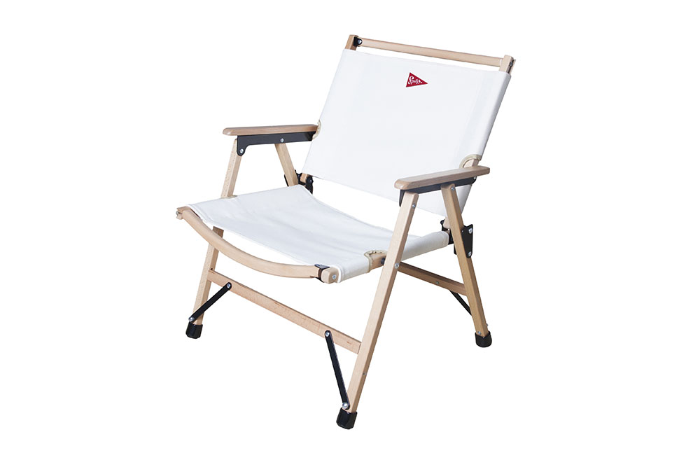 スイスの老舗「スパッツ」が、上質ウッドファニチャーを引き連れ