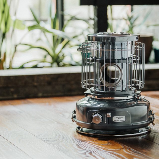 オレンジ別注アラジンの最新作は、ツヤ感がソソるホーロー加工の限定