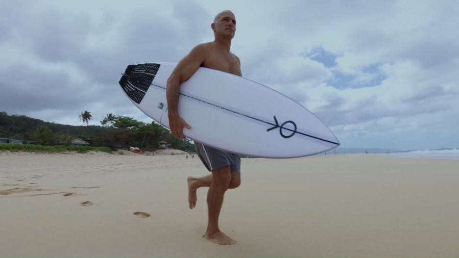 スレーターデザインズの最新技術とボードモデルのFRX＋！ケリー本人