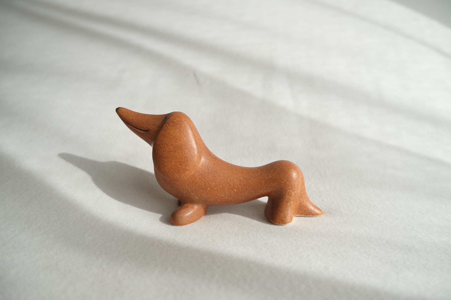 ダックスフンドの置物 | ココロバエ 〜Cocorobae〜 アンティーク雑貨