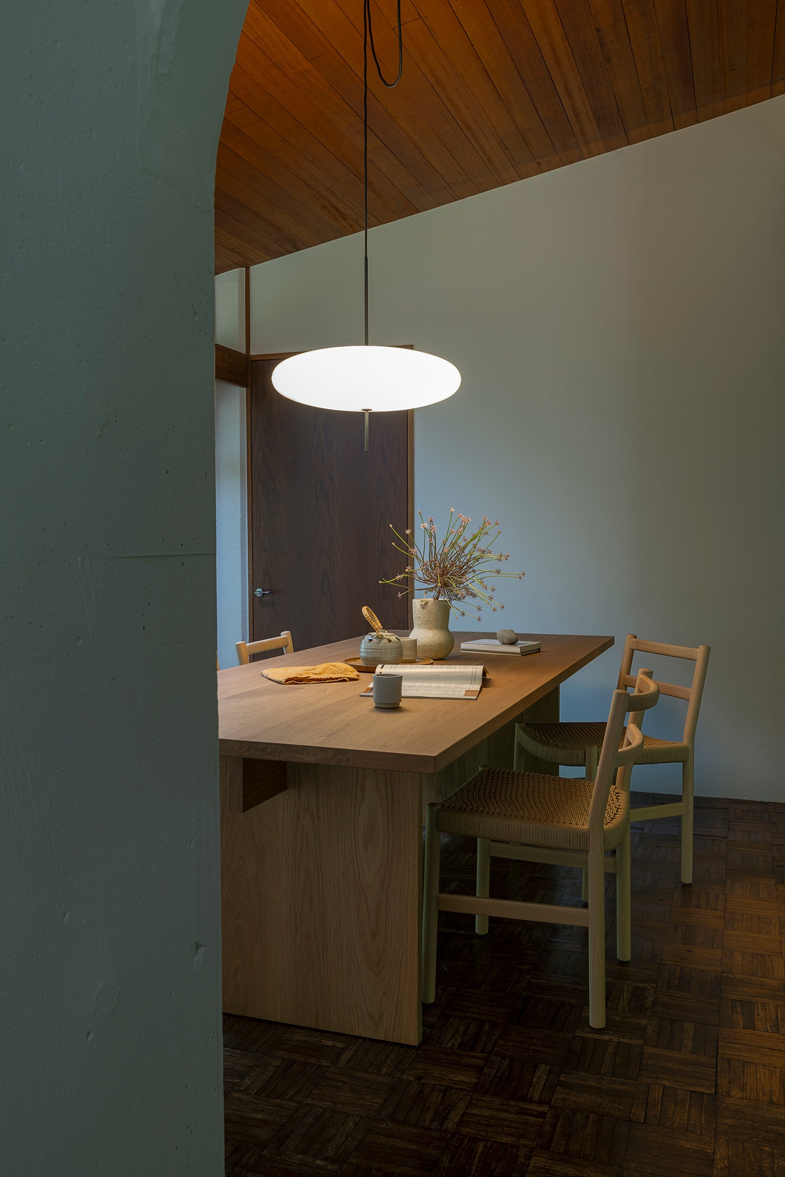 model 2065 — COMPLEX UNIVERSAL FURNITURE SUPPLY