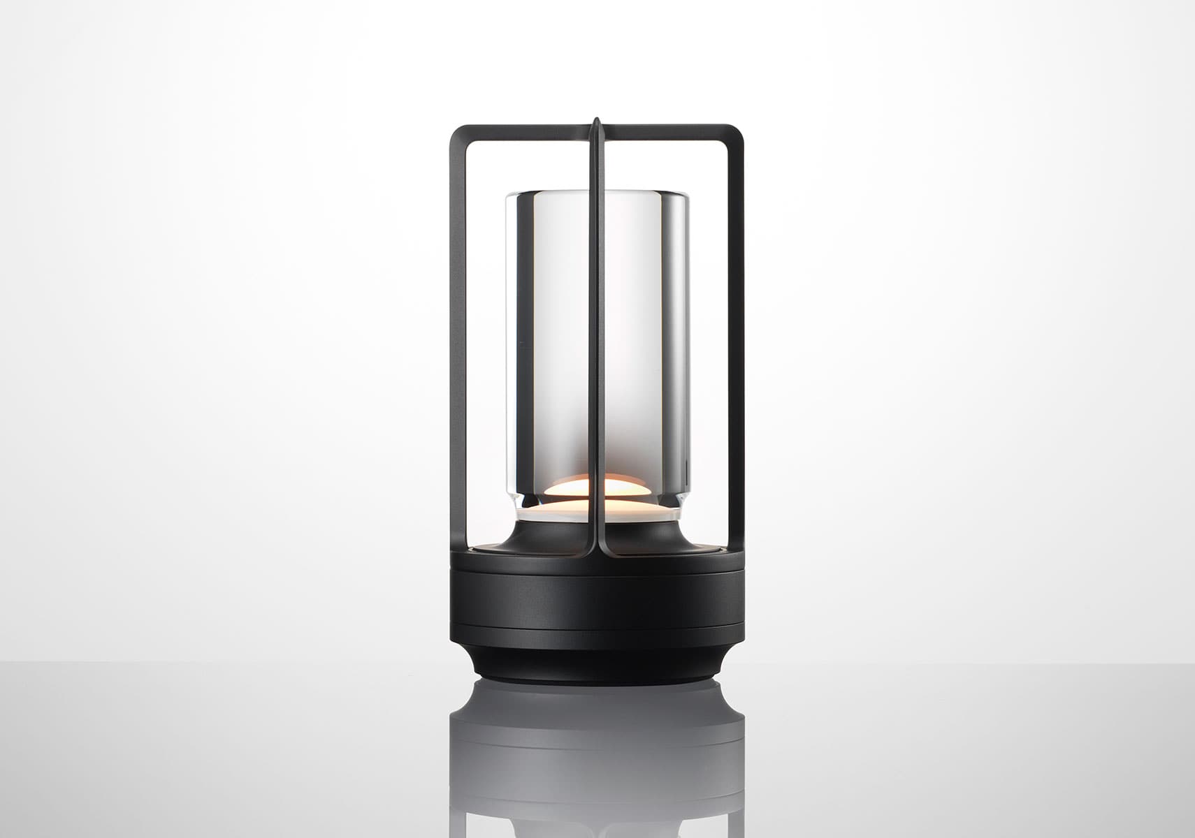 Ambientec - TURN+ ターン・プラス ブラック | カッシーナ・イクスシー