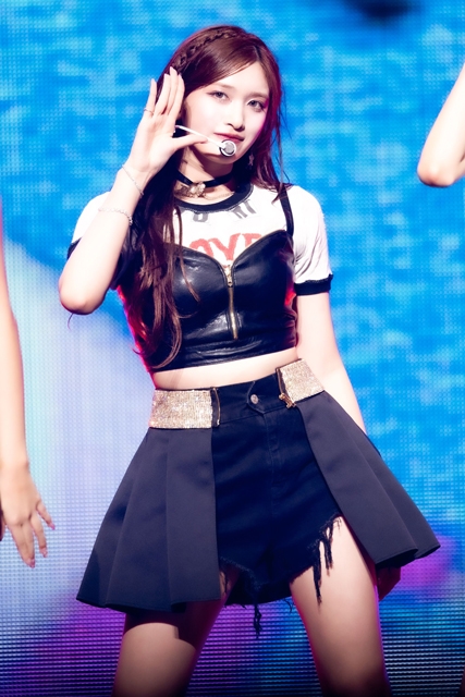 IVE、初の日本単独コンサートが開幕 ウォニョン「一緒に“愛してる”して