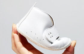 赤ちゃん靴ファーストシューズ革靴白│国産ベビー靴チョーチチョーチ