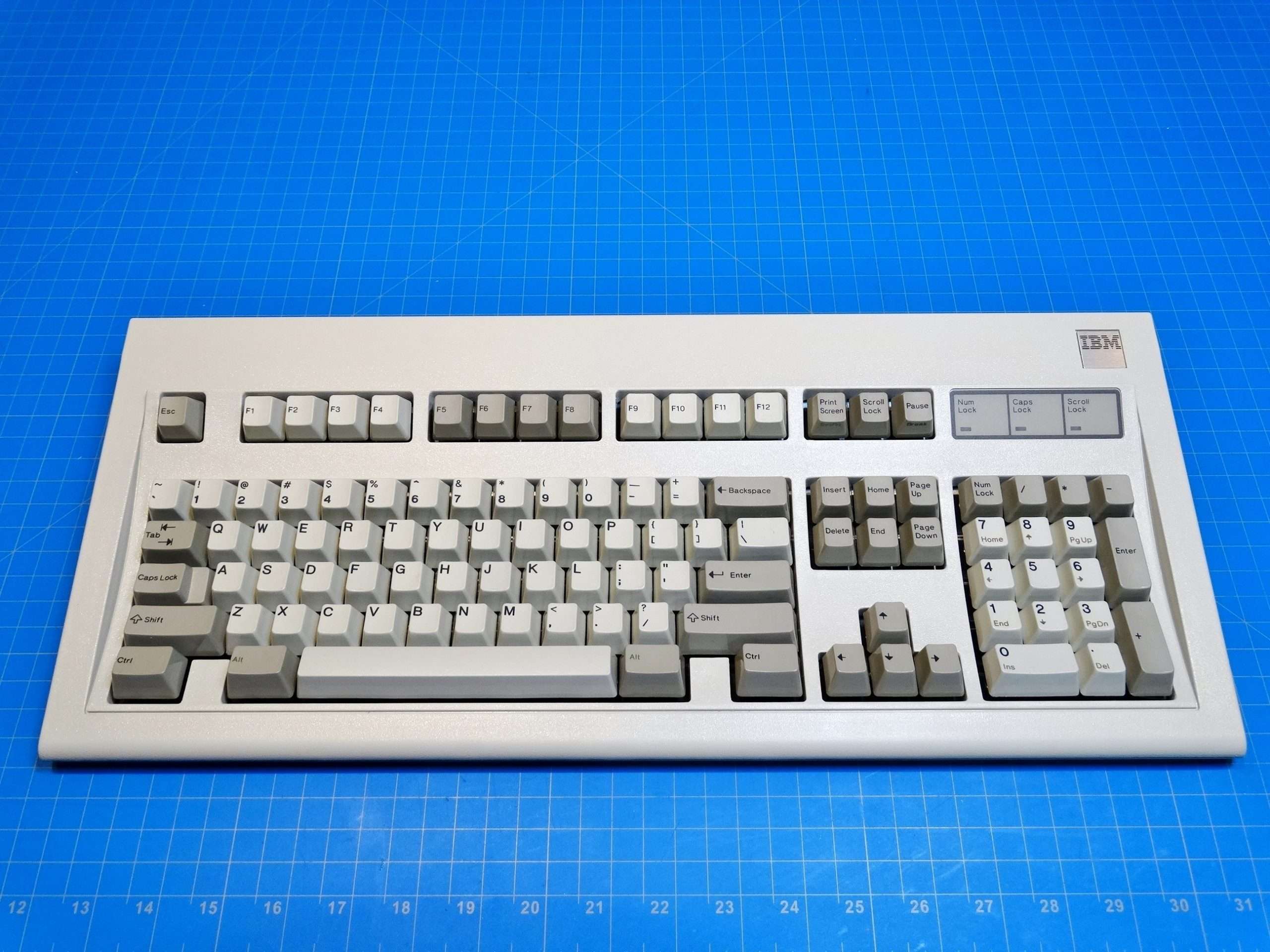 1986 IBM model M (1390131) Made by IBM 17 JUN 86 – ClickyKeyboards