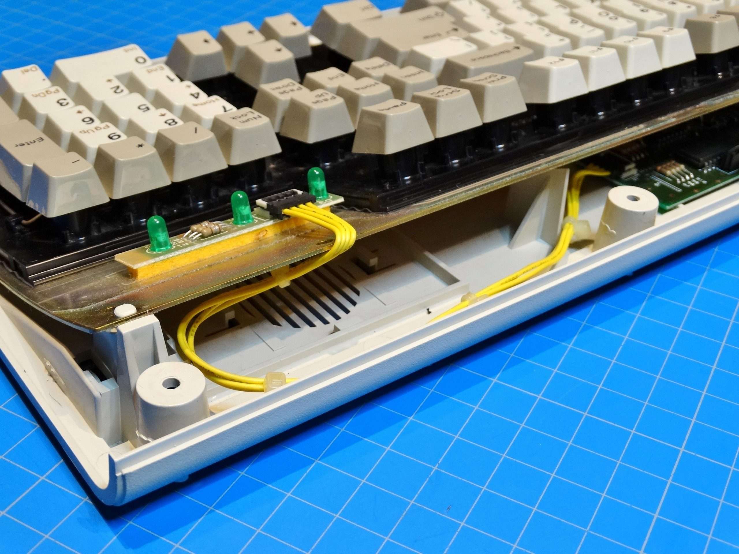1986 IBM model M (1390131) Made by IBM 17 JUN 86 – ClickyKeyboards