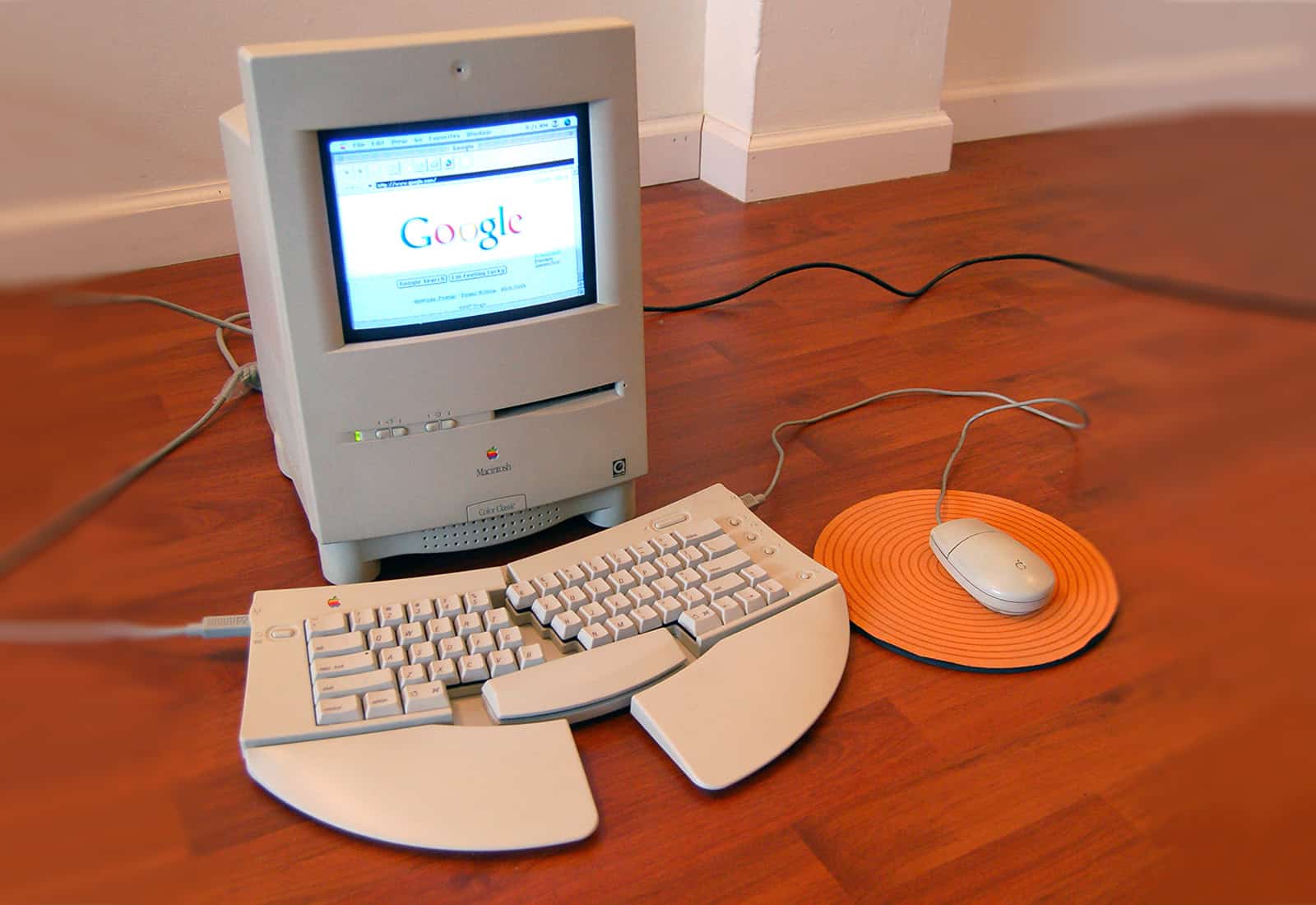 Macintosh Color Classic brings color at last: Today in Apple history