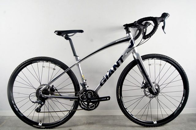 ジャイアント Giant エニーロード3 ANY ROAD3 Claris 2017年モデルの