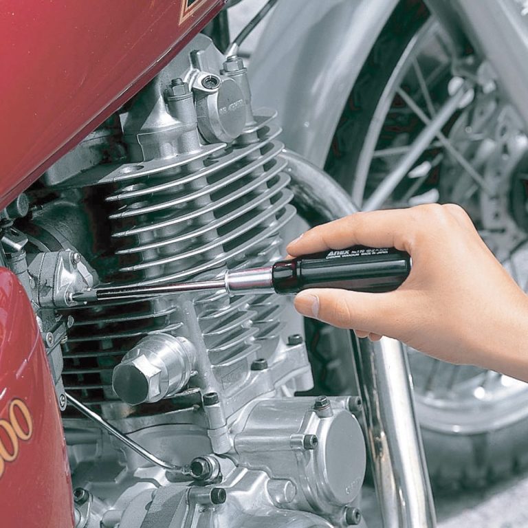 木柄貫通ドライバー 強力級 －6×200 | ANEXブランドのドライバー・工具