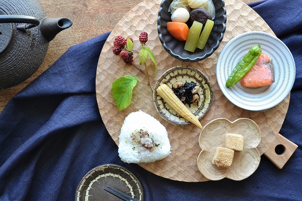 新商品】 木工作家・田中陽三さんからカッティングボードが届きました