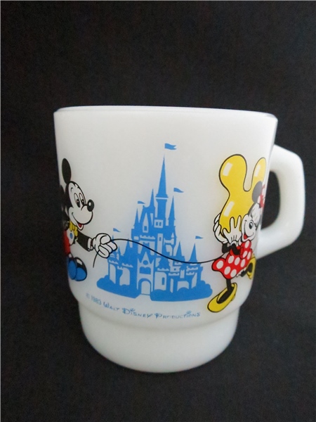Fire-King 1983 東京ディズニーランド スタッキングマグ 買取致しまし