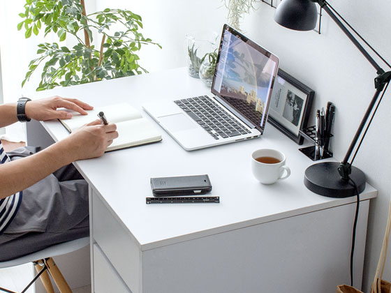 シンプルなホワイトデスク blanc(ブラン) | 家具・インテリア通販