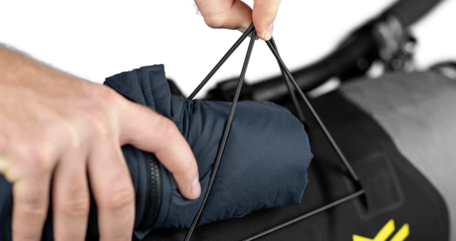 バックカントリーハンドルバーパック（11L）｜APIDURA｜Alternative